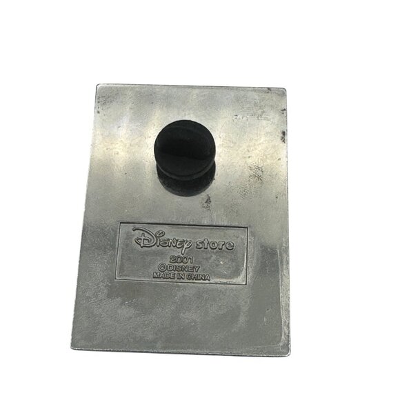 Snow White Seven Dwarfs Disney Store 2001 Collectible Pinback Metal Frame - Picture 2 of 2